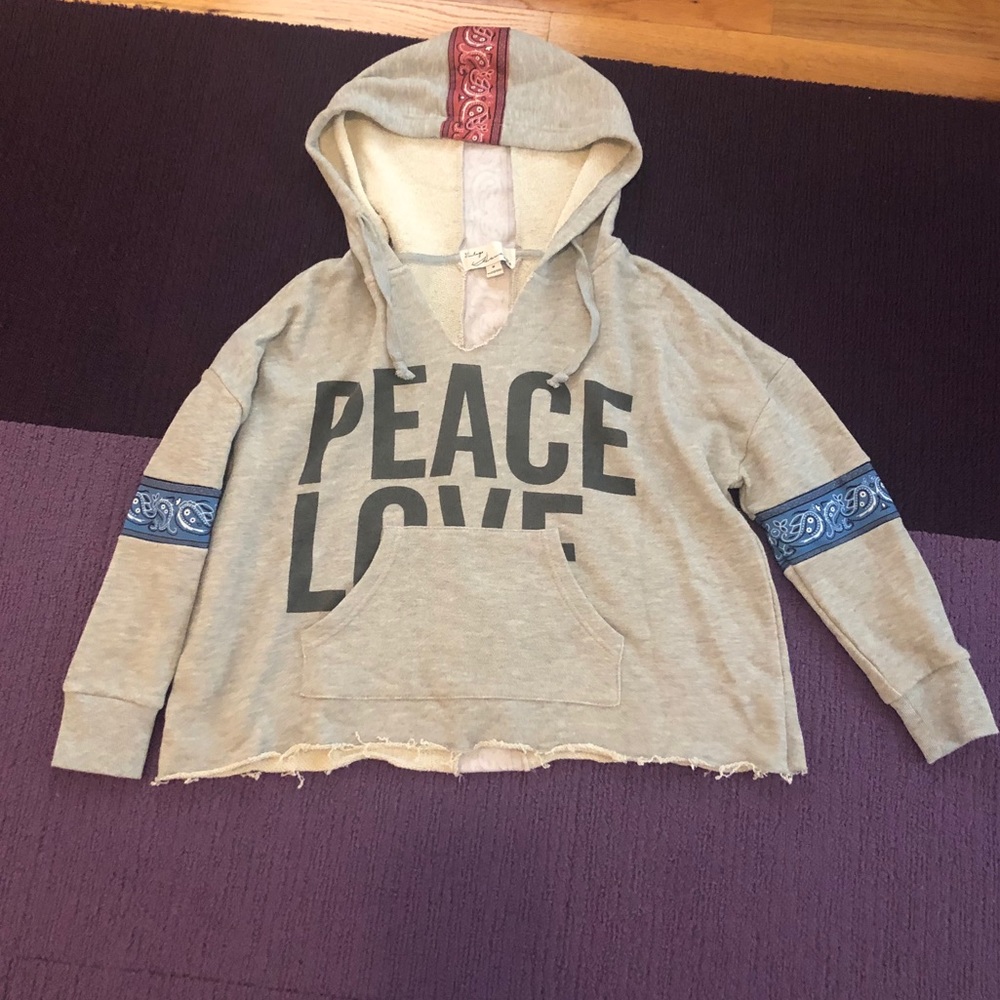 gray cropped hoodie with pattern details